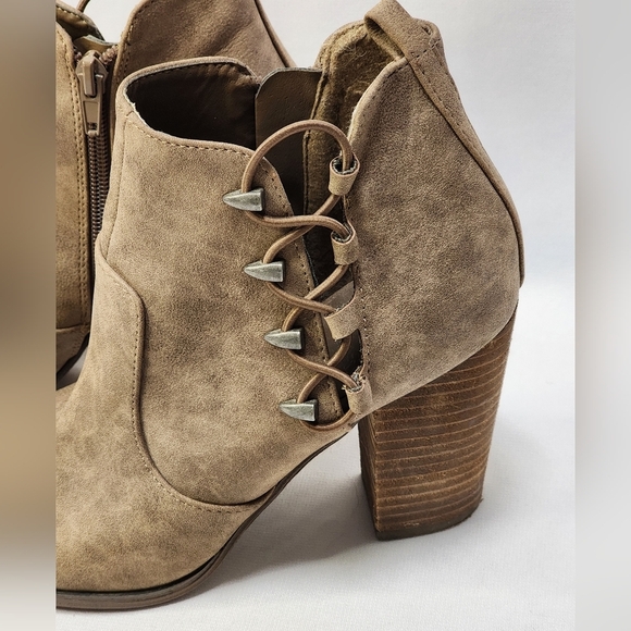 Guess Taupe Ankle Bootieswith Open Toe - Picture 4 of 12